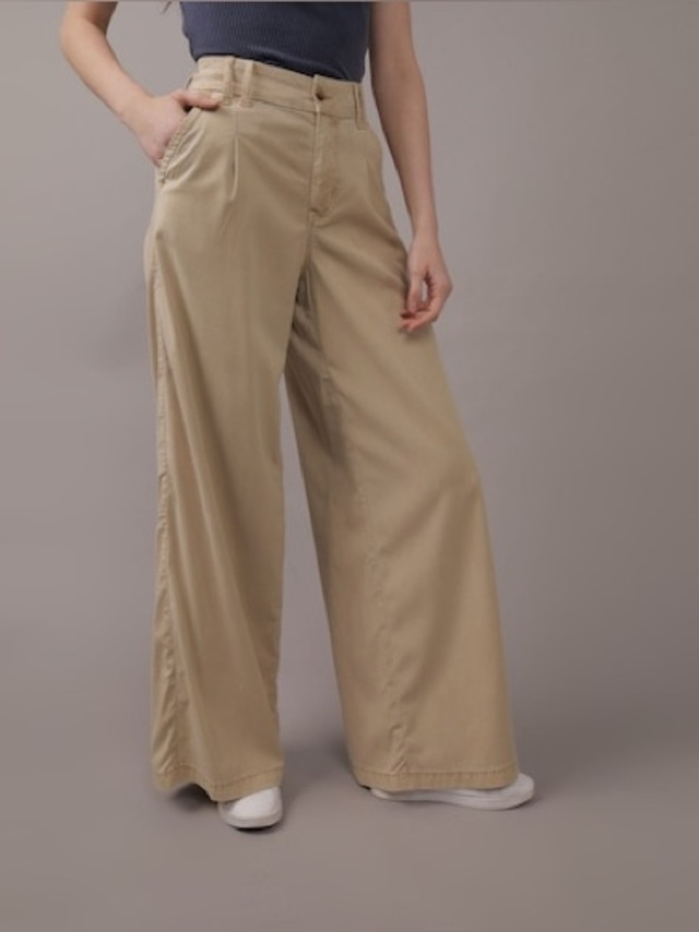 AMERICAN EAGLE WOMEN KHAKI STRETCH SUPER HIGH-WAISTED BAGGY WIDE-LEG size 10